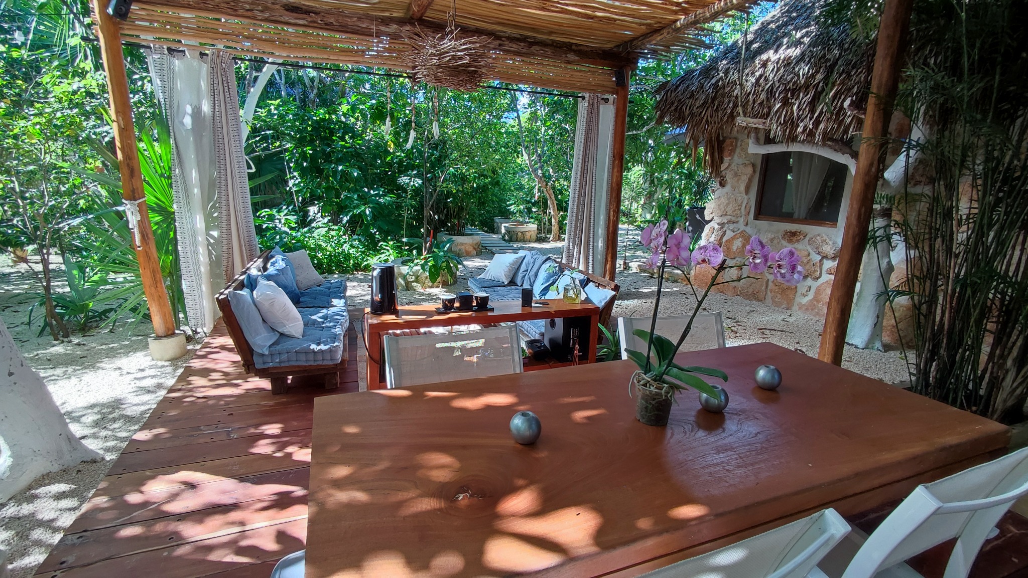 Pergola – dining view